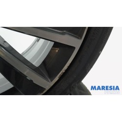 Peugeot - 308 - Sportvelgenset + banden