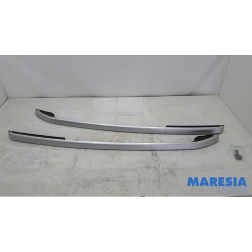 Peugeot - 2008 - Roof rail kit