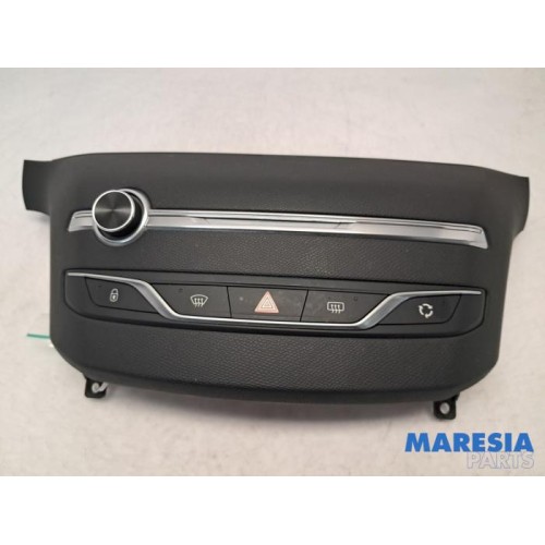 Peugeot - 308 - Radio control panel