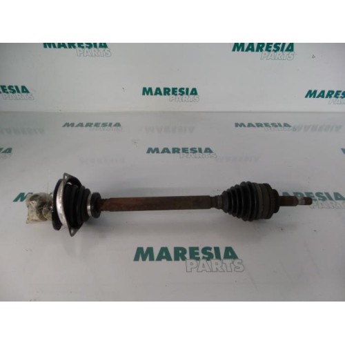 Renault - Megane Scenic - Front drive shaft, left