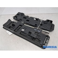 Peugeot - 5008 - Jack set