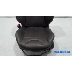 Peugeot - 2008 - Stoel links