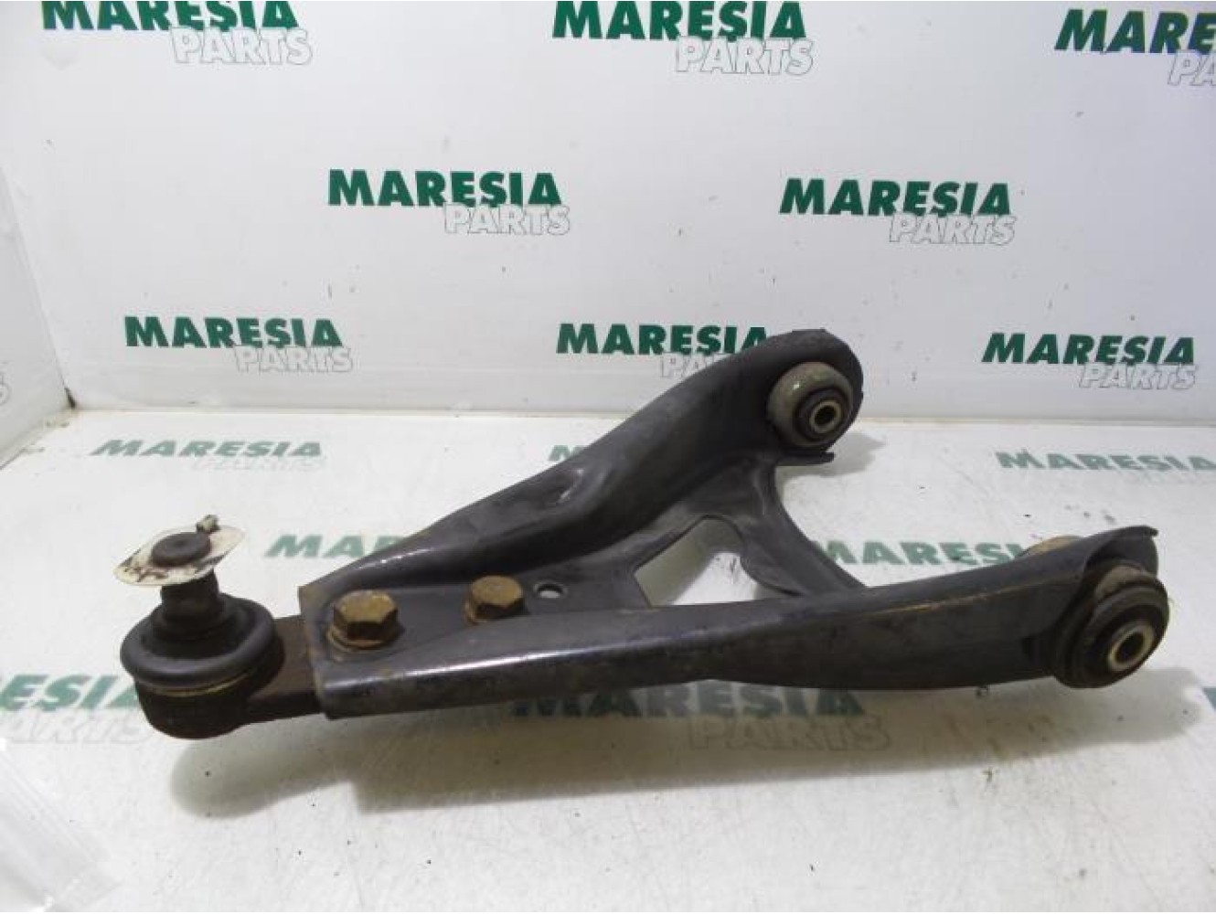 Renault - Megane Scenic - Front lower wishbone, right