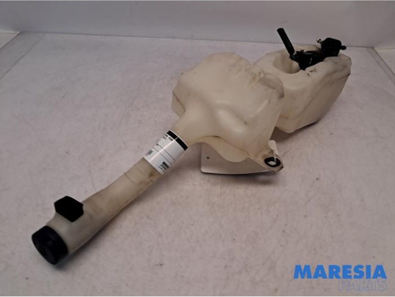 Fiat - 500 - Front windscreen washer reservoir