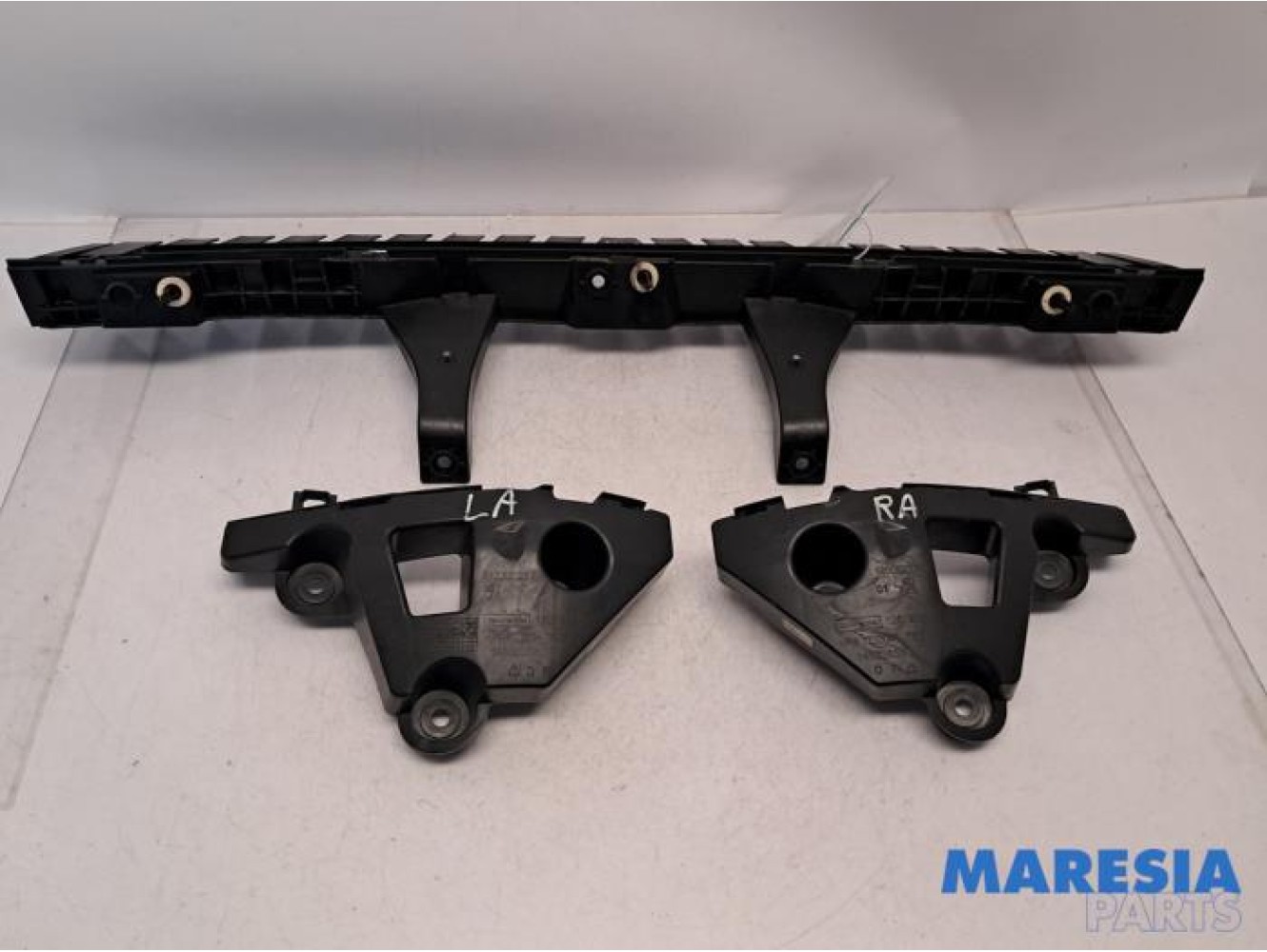 Peugeot - 308 - Rear bumper bracket central