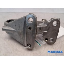 Citroen - C4 - Engine mount