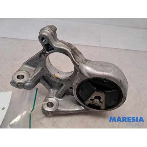 Citroen - C4 - Engine mount