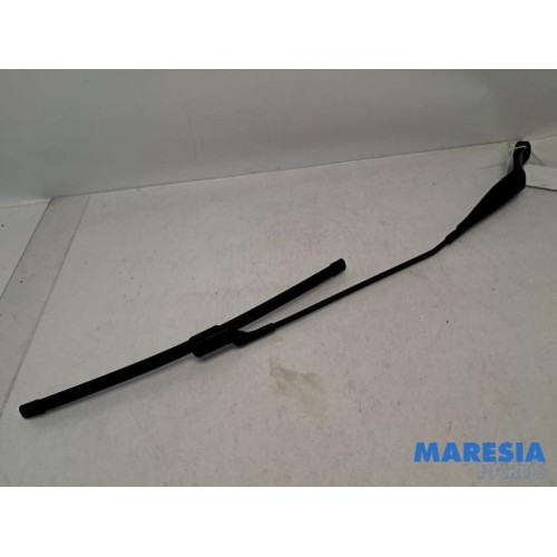 Peugeot - 308 - Front wiper arm