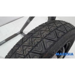 Peugeot - 2008 - Krikset + reservewiel