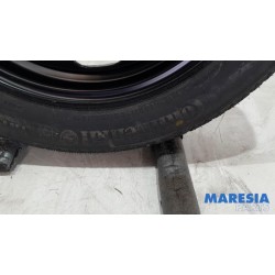 Peugeot - 2008 - Krikset + reservewiel