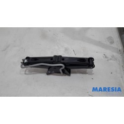 Peugeot - 2008 - Krikset + reservewiel