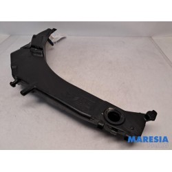 Peugeot - 308 - Front windscreen washer reservoir
