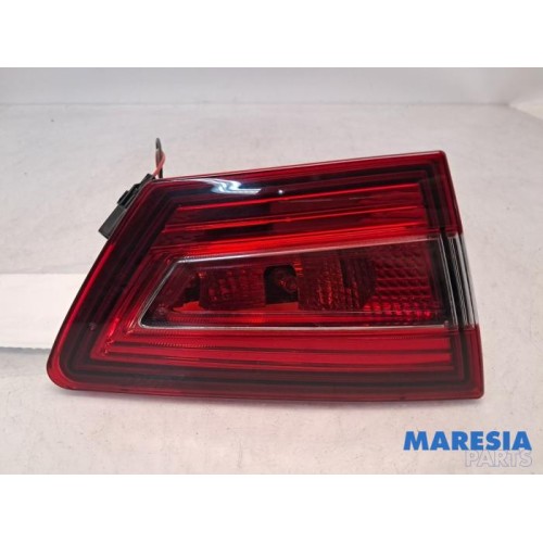 Renault - Clio - Taillight, left