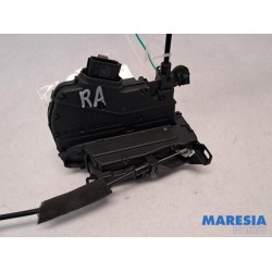 Renault - Clio - Rear door mechanism 4-door, right