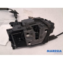 Renault - Clio - Rear door mechanism 4-door, right