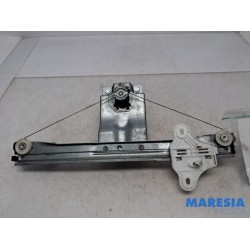 Renault - Clio - Rear door window mechanism 4-door, right