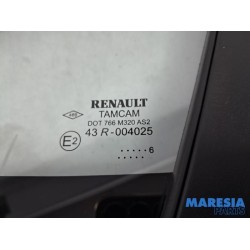 Renault - Clio - Quarter light, front left