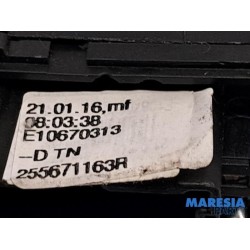 Renault - Clio - Wiper switch