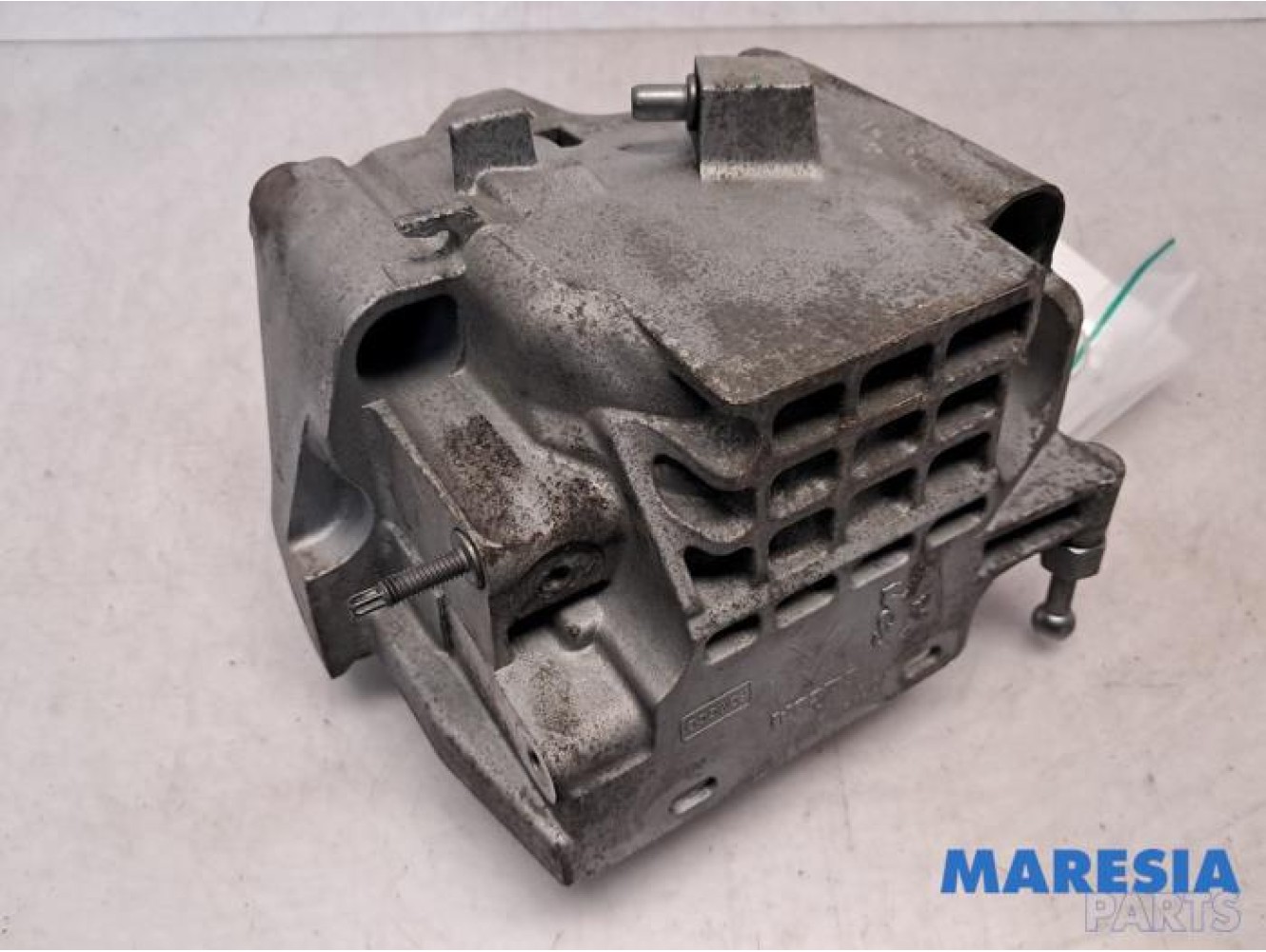 Peugeot - Expert - Boîtier de filtre carburant