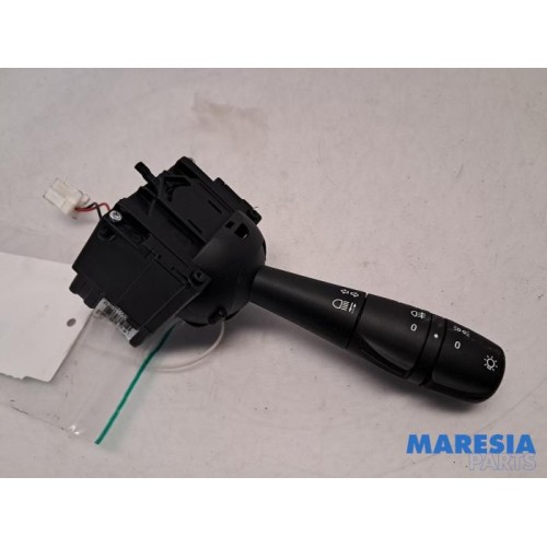 Renault - Clio - Light switch