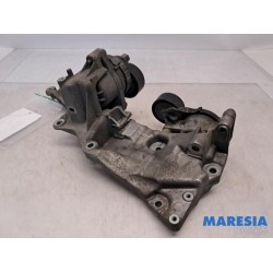 Peugeot - Expert - Alternator upper bracket