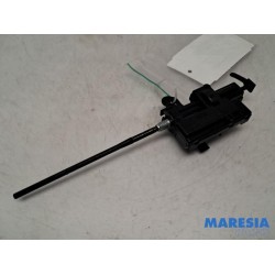 Renault - Clio - Tank flap lock motor
