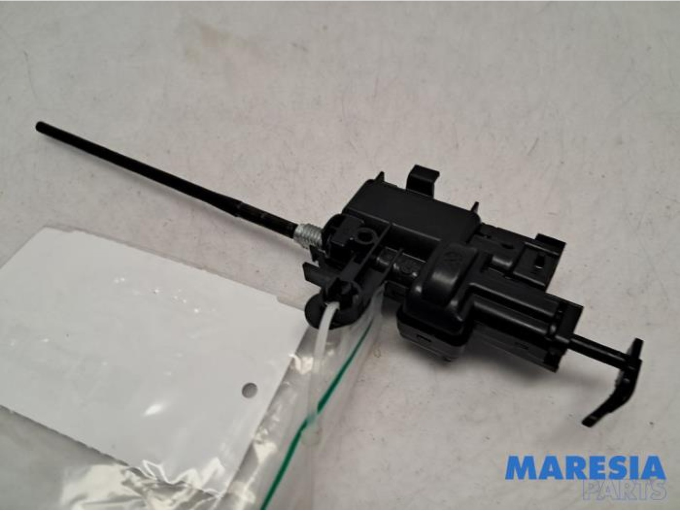 Renault - Clio - Tank flap lock motor