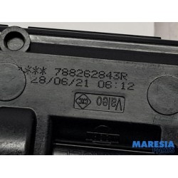 Renault - Clio - Tank flap lock motor