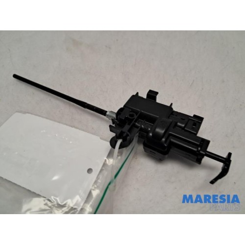 Renault - Clio - Tank flap lock motor