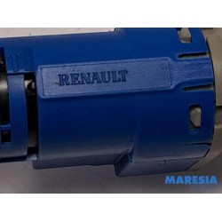 Renault - Clio - Brake light switch