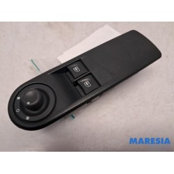 Renault - Clio - Multi-functional window switch