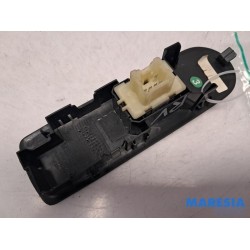 Renault - Clio - Electric window switch