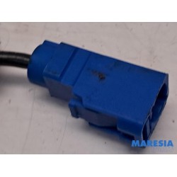 Renault - Clio - GPS antenna