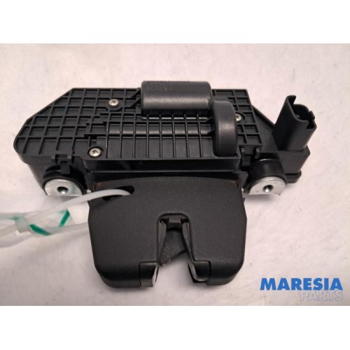Citroen - DS3 - Tailgate lock mechanism