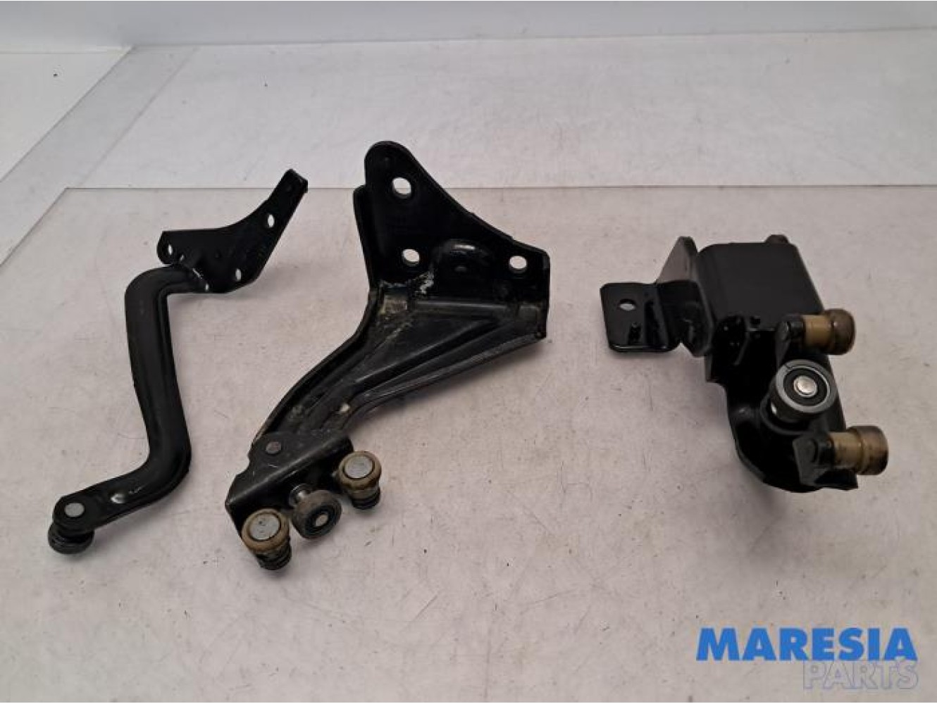 Peugeot - Expert - Sliding door roller, right