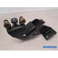 Peugeot - Expert - Sliding door roller, right