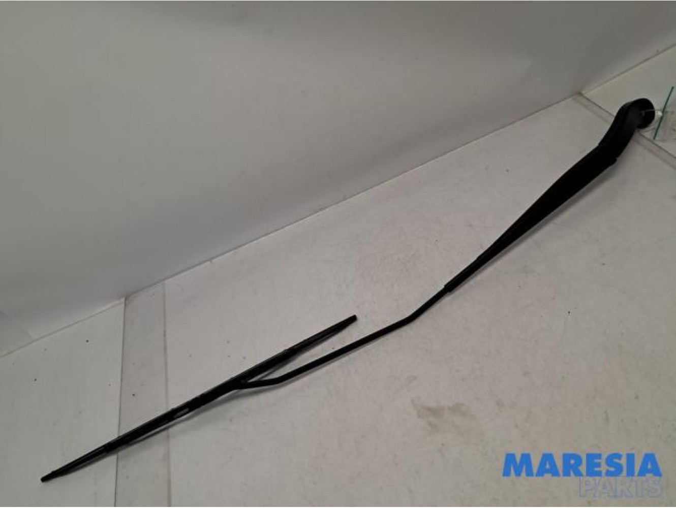 Peugeot - Expert - Front wiper arm