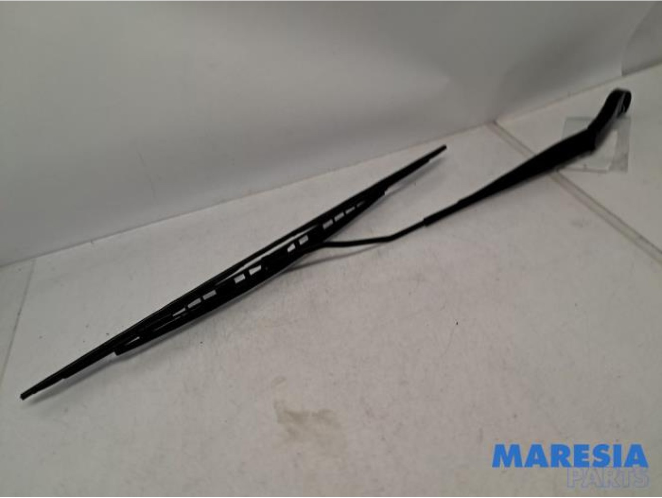 Peugeot - Expert - Front wiper arm