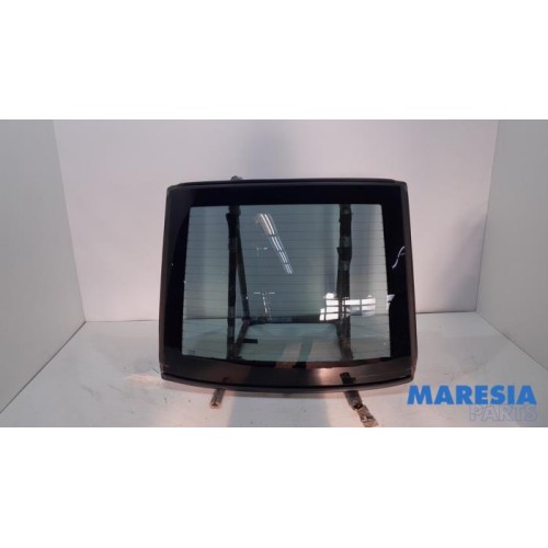 Renault - Megane - Rear window