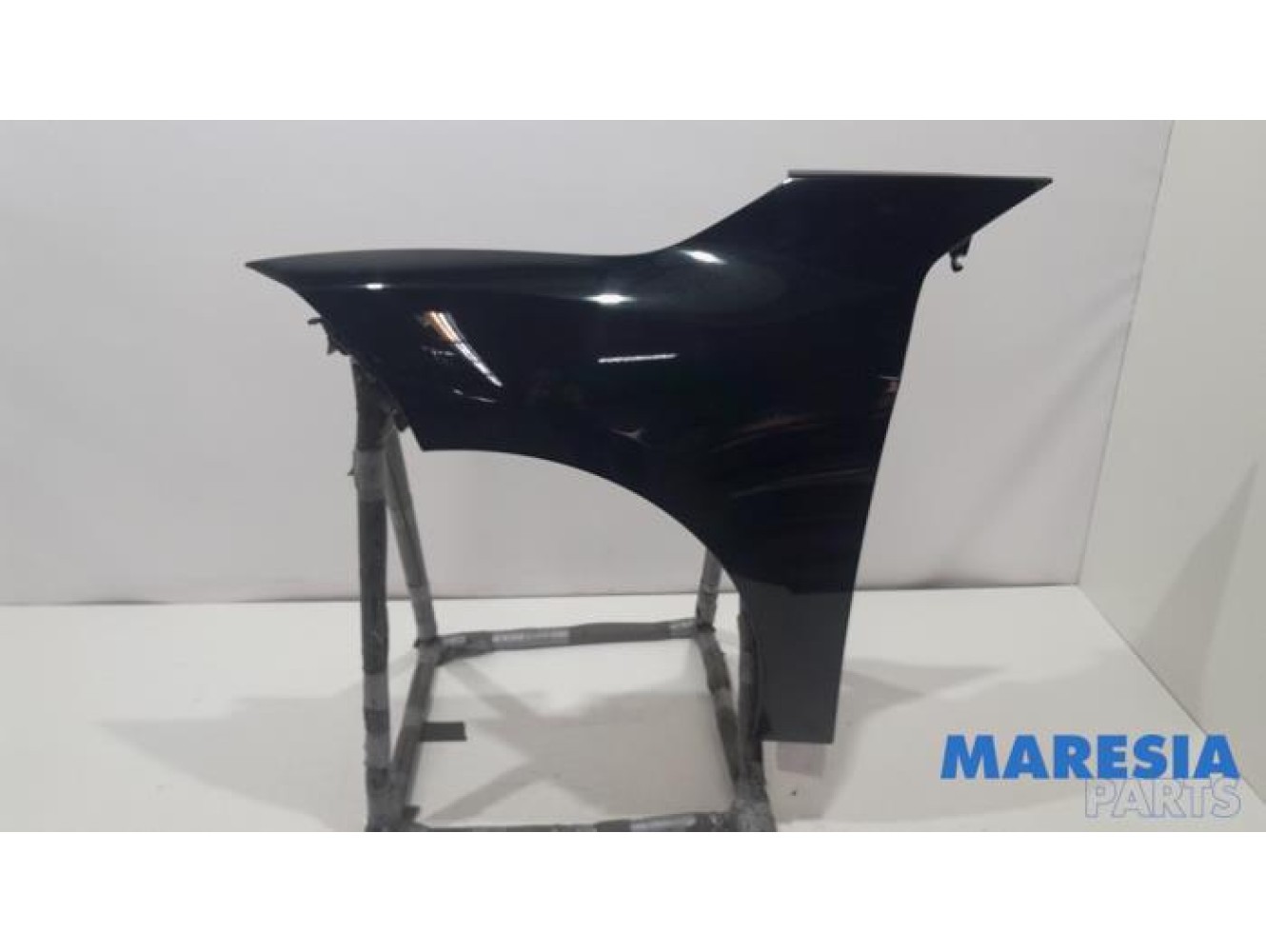 Renault - Megane - Front wing, left