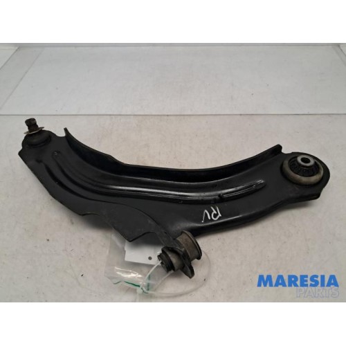 Renault - Clio - Front lower wishbone, right