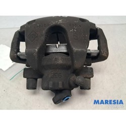 Renault - Clio - Front brake calliper, right