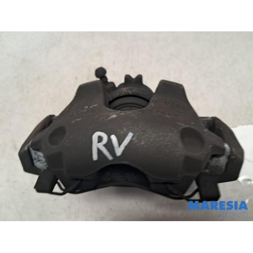 Renault - Clio - Front brake calliper, right