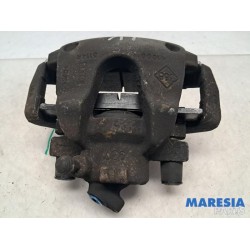 Renault - Clio - Front brake calliper, left