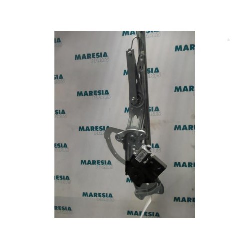 Renault - Megane Scenic - Rear door window mechanism 4-door, right