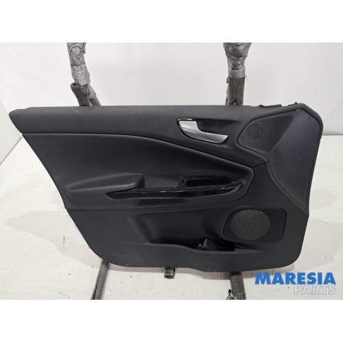 Alfa Romeo - Giulietta - Door trim 4-door, front left