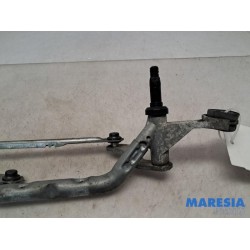 Renault - Clio - Wiper mechanism