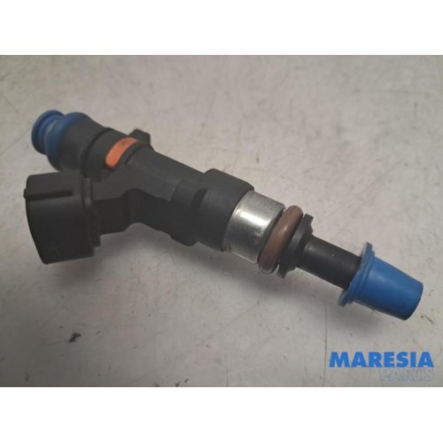 Renault - Clio - Injector (petrol injection)