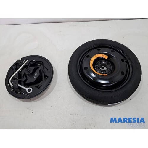 Alfa Romeo - Giulietta - Krikset + reservewiel