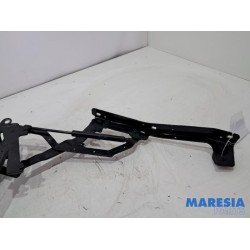 Renault - Megane - Convertible top hinge